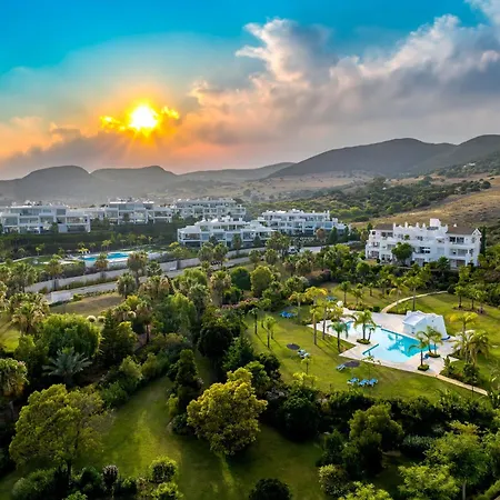 Alcazaba Lagoon Luxury Retreat