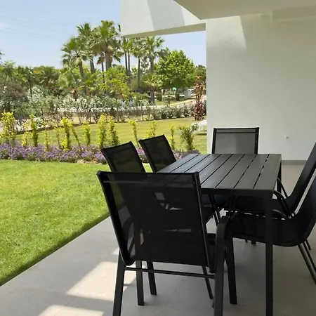 Alcazaba Lagoon Luxury Retreat * Estepona
