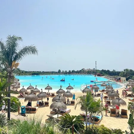 Alcazaba Lagoon Luxury Retreat *