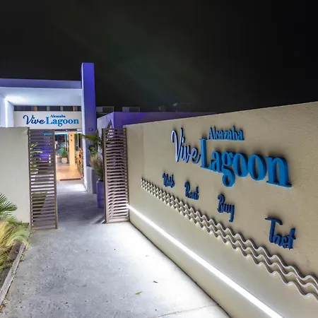아파트 Alcazaba Lagoon Luxury Retreat 에스테포나
