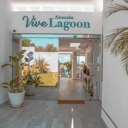 Alcazaba Lagoon Luxury Retreat 에스테포나
