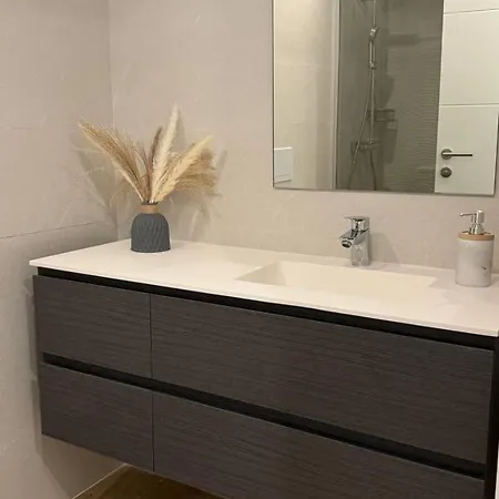 Alcazaba Lagoon Luxury Retreat 아파트 에스테포나