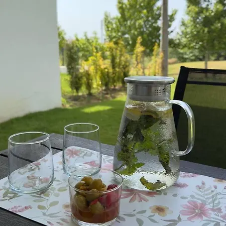 Alcazaba Lagoon Luxury Retreat * 에스테포나