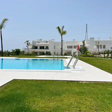 아파트 Alcazaba Lagoon Luxury Retreat 에스테포나